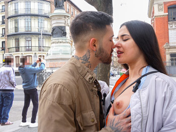 Madrid, IN-DEPTH: Valencian tourist babe visits the capital... And its best PUBLIC fuck pads! ;-P